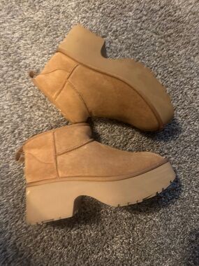 Women’s UGG Platform Ankle Boots in Tan